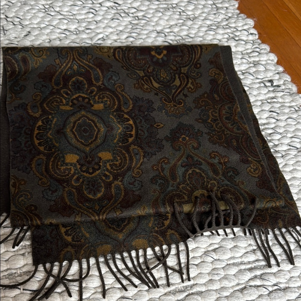 Lori piano scarf